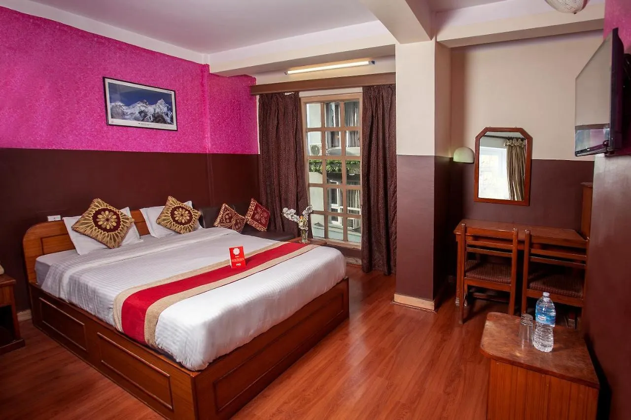 Spot On 169 Hotel Cosmic Κατμαντού